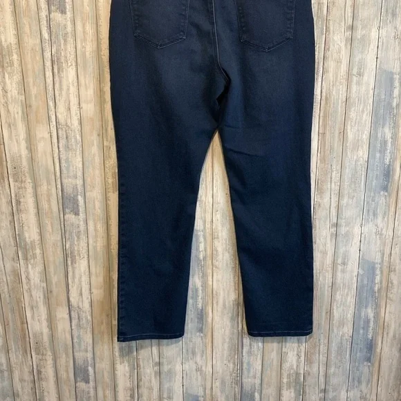 Bandolino Women's Amy Modern Straight Leg Tummy Slimming High Rise Jeans | 16 - Picture 10 of 10